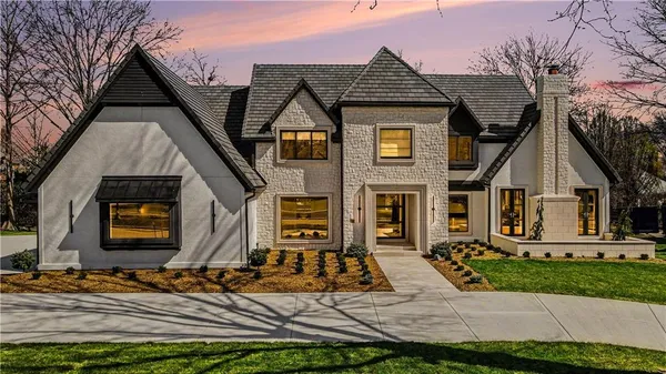$2,675,000 | 2608 West 118th Street, Leawood, KS 66211