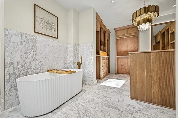 $2,675,000 | 2608 West 118th Street, Leawood, KS 66211