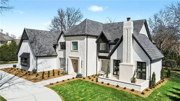 $2,675,000 | 2608 West 118th Street, Leawood, KS 66211