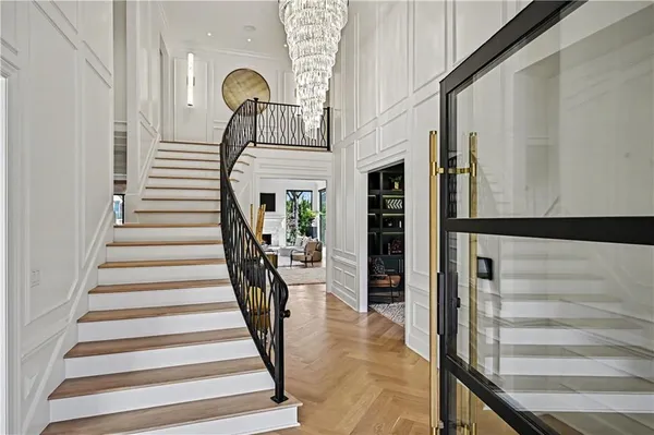 $2,675,000 | 2608 West 118th Street, Leawood, KS 66211