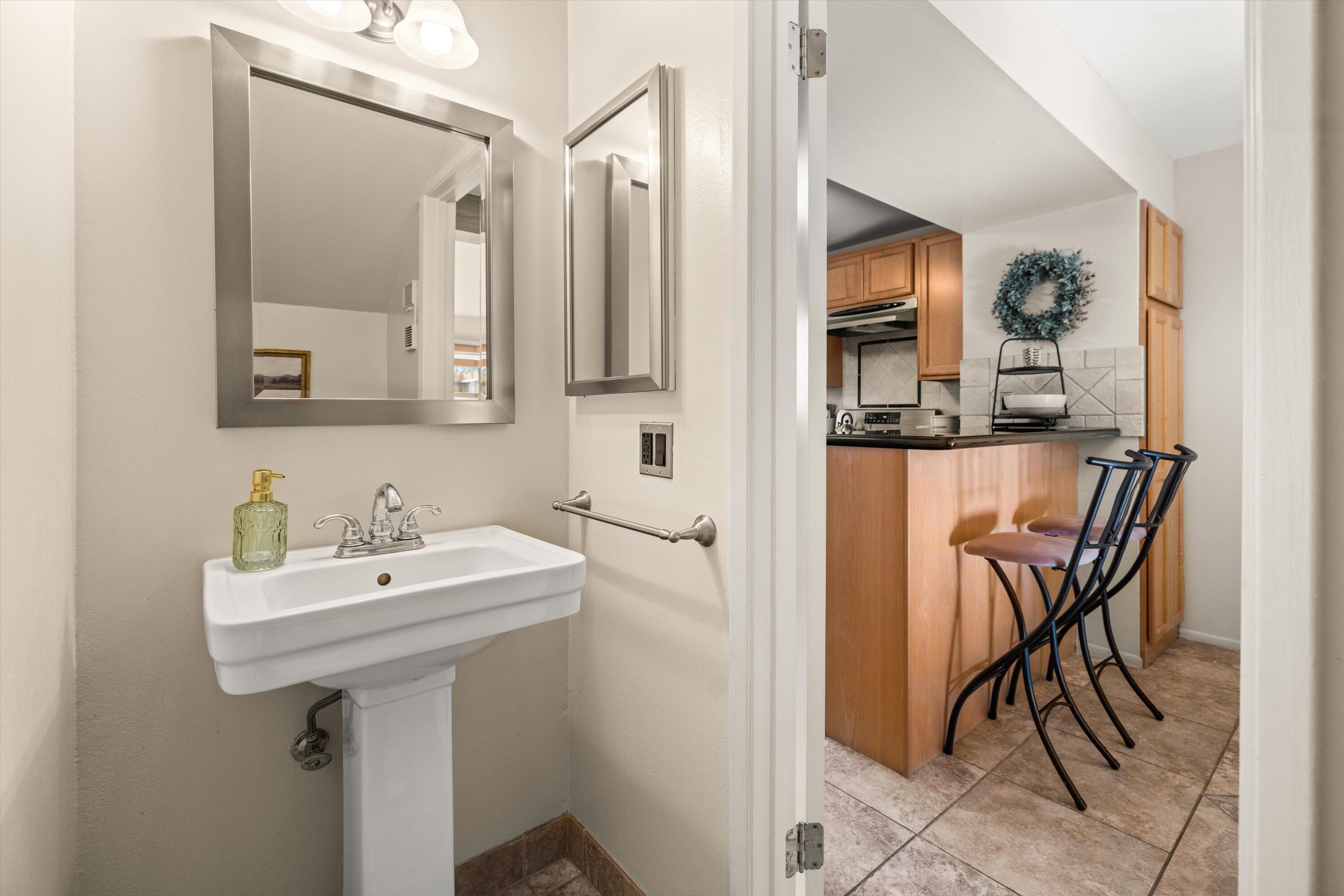 1231 Stonecreek Road, Unit B Santa Barbara, CA 93105 - Photo 11 of 38 11-7L5A1184