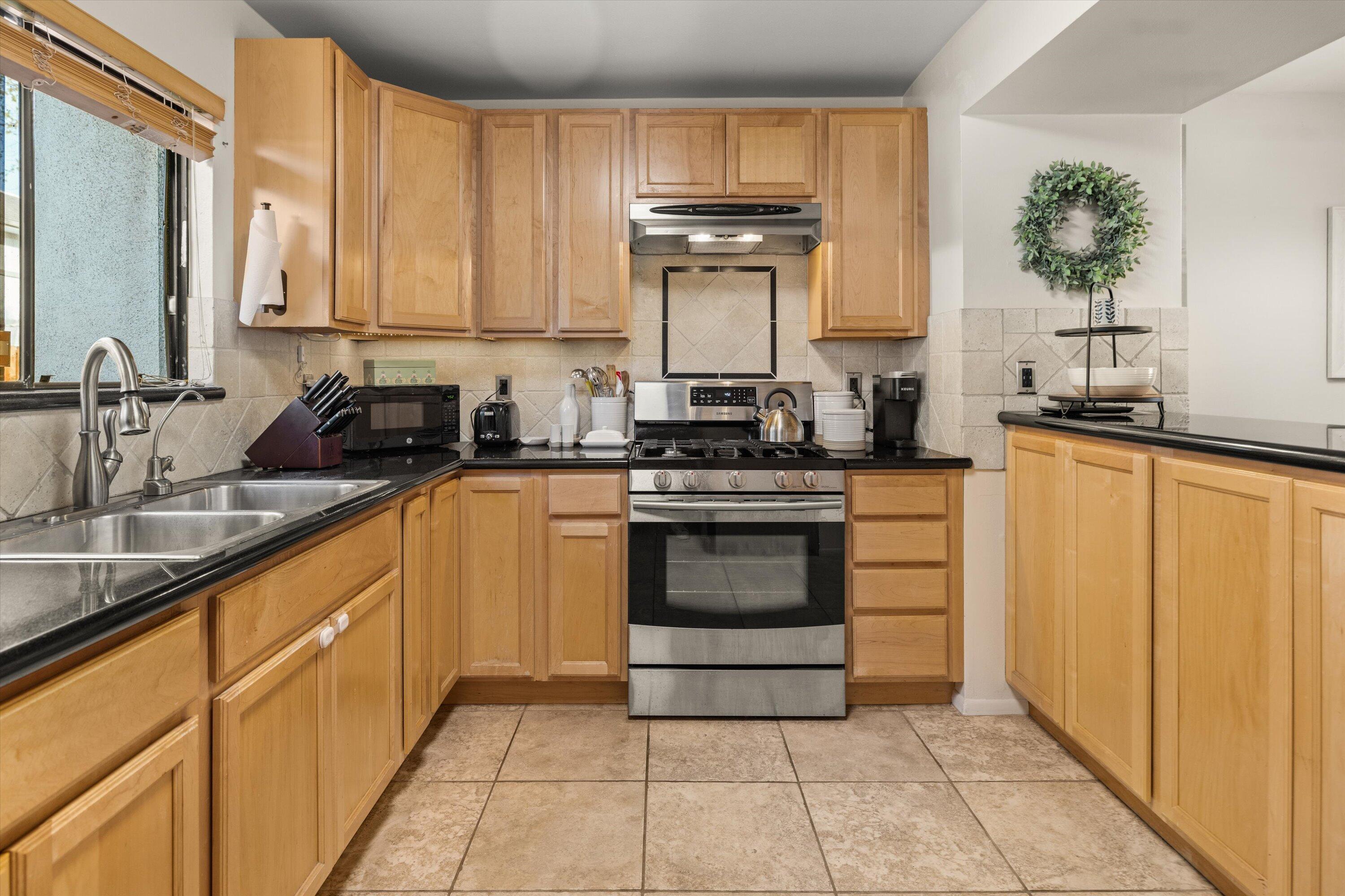1231 Stonecreek Road, Unit B Santa Barbara, CA 93105 - Photo 14 of 38 14-7L5A1224