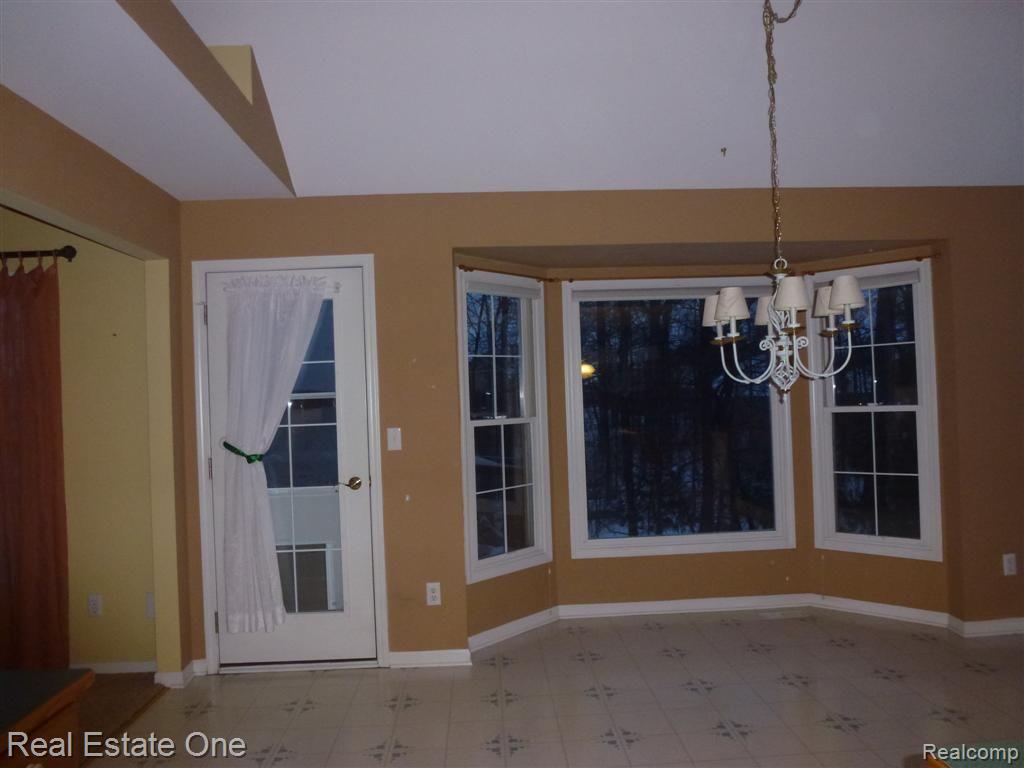 559 Misty Brook Lane Rochester, MI 48307 - Photo 10 of 50 misty brook 045 (Large).jpg