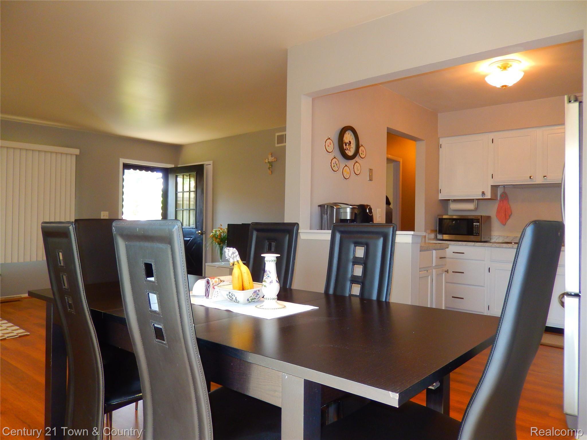 24560 Greenhill Road Warren, MI 48091 - Photo 11 of 30 DSCN2476.JPG