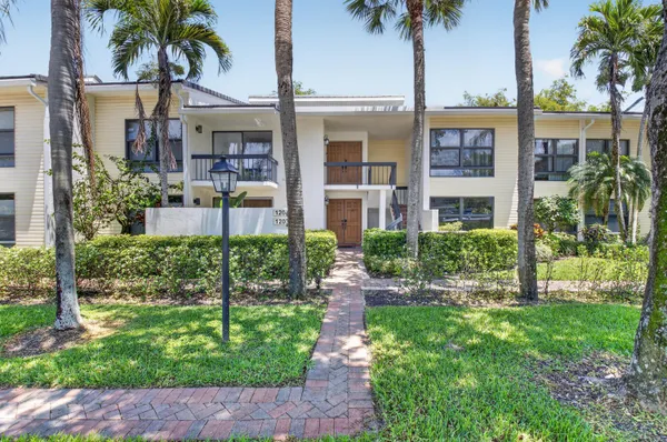 $869,000 | 6760 Willow Wood Drive, Unit 1204, Boca Raton, FL 33434