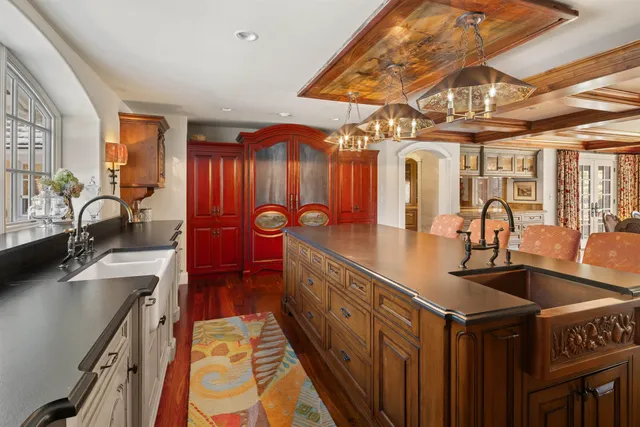 $5,800,000 | 64 Needle Leaf Lane, Stowe, VT 05672