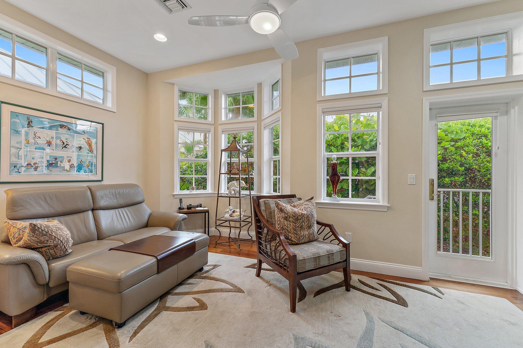 153 Jupiter Key Road Jupiter, FL 33477 - Photo 16 of 37 Florida room