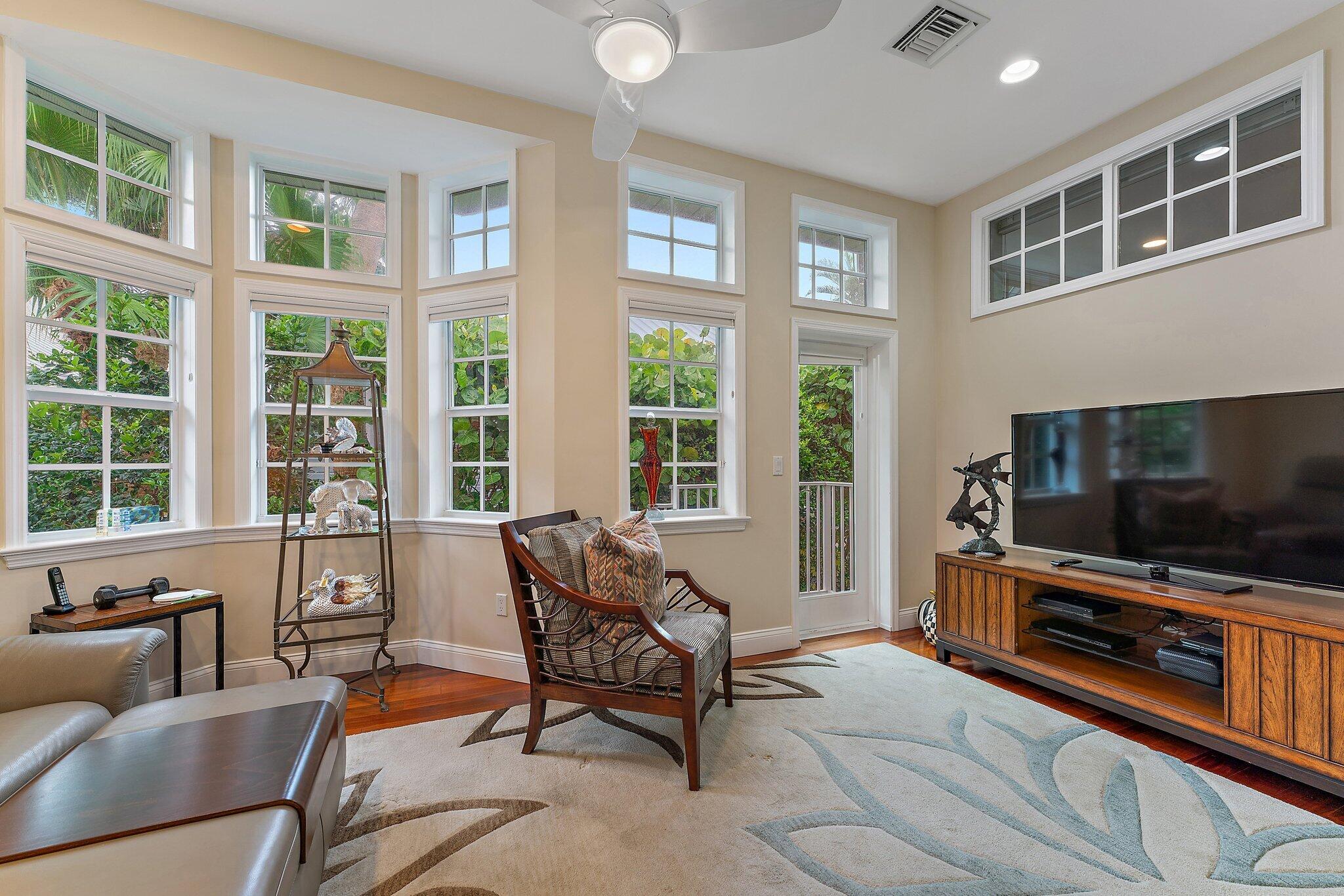 153 Jupiter Key Road Jupiter, FL 33477 - Photo 17 of 37 Florida room