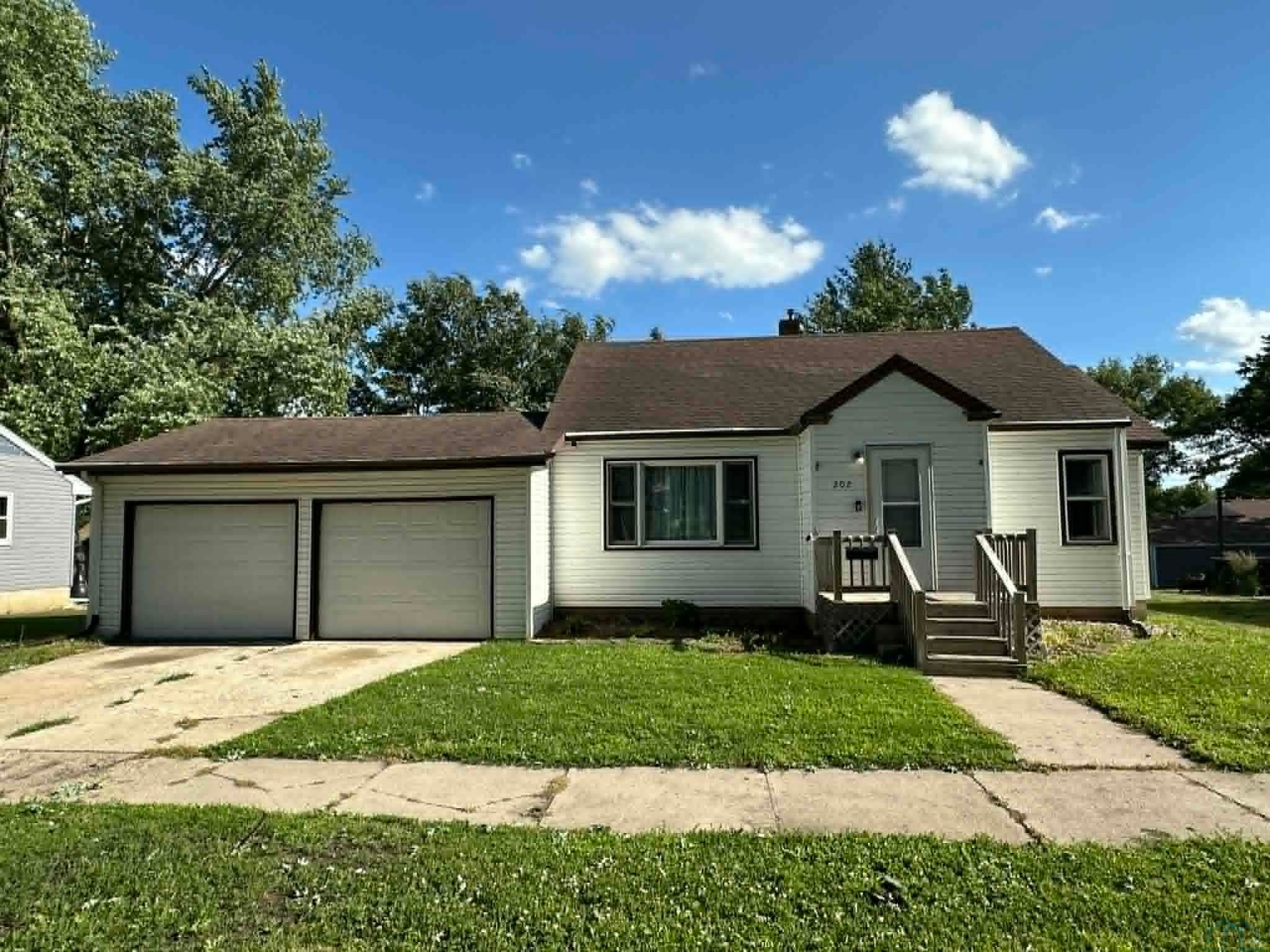 202 West 8th Street Alta, IA 51002 - Photo 1 of 24 Gallery Image 1