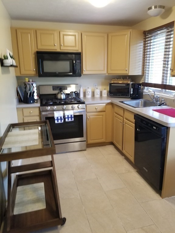 44 Country Side Road, Unit 44 Bellingham, MA 02019 - Photo 10 of 19