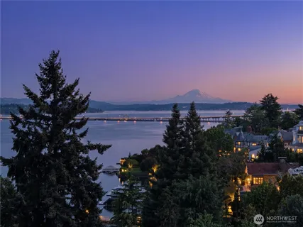 $9,800,000 | 3310 East Laurelhurst Drive Northeast, Seattle, WA 98105