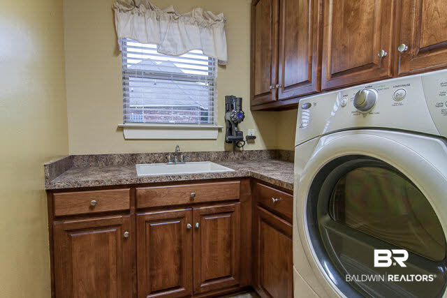 24345 Saxson Court Daphne, AL 36526 - Photo 31 of 39 Utility Sink