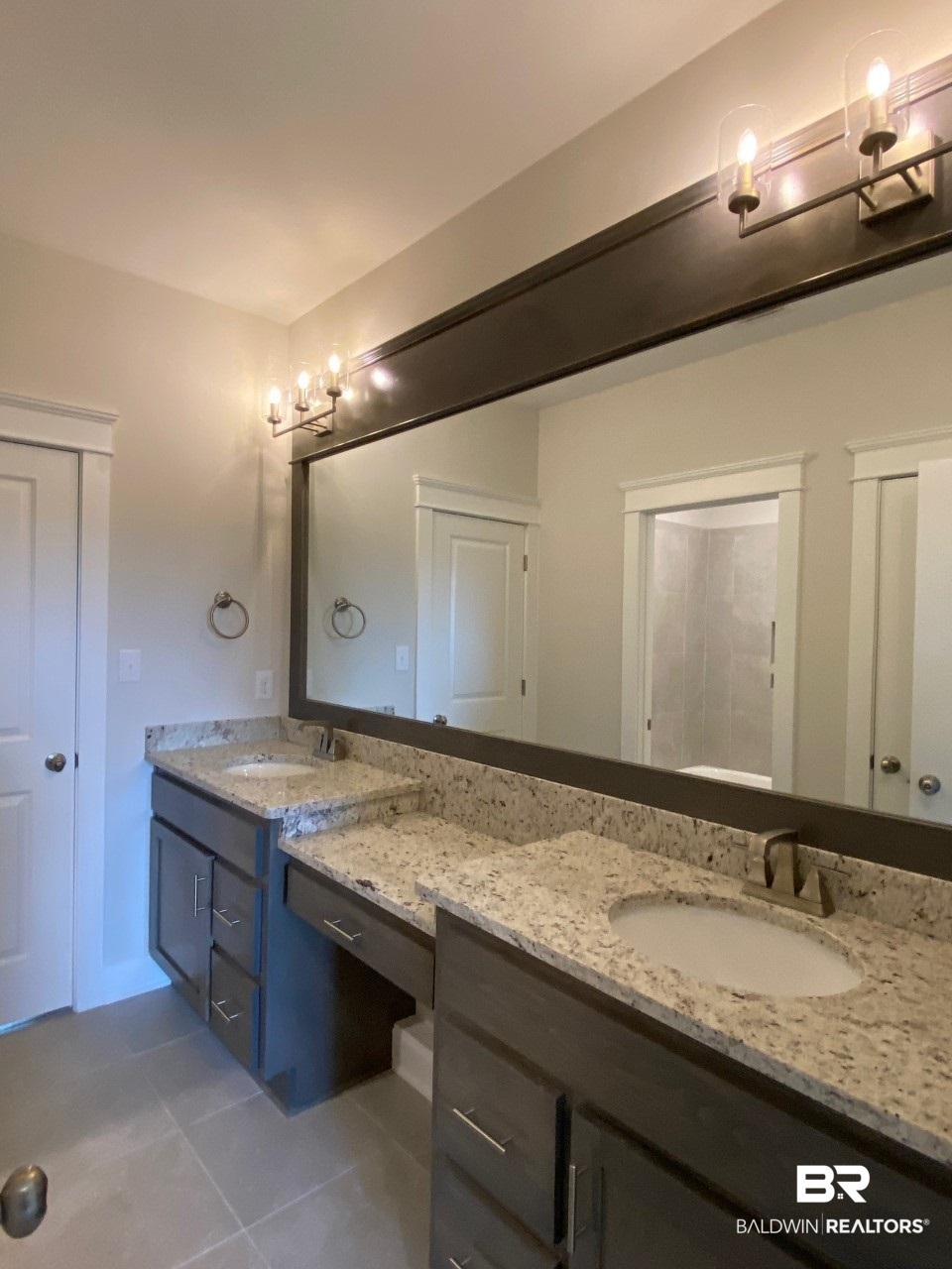 8727 Rosedown Lane Daphne, AL 36526 - Photo 16 of 35 Jack-N-Jill Bath