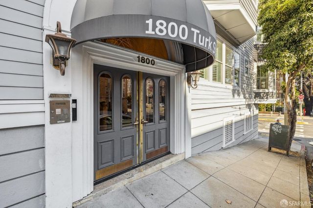 a view of a entryway of the house