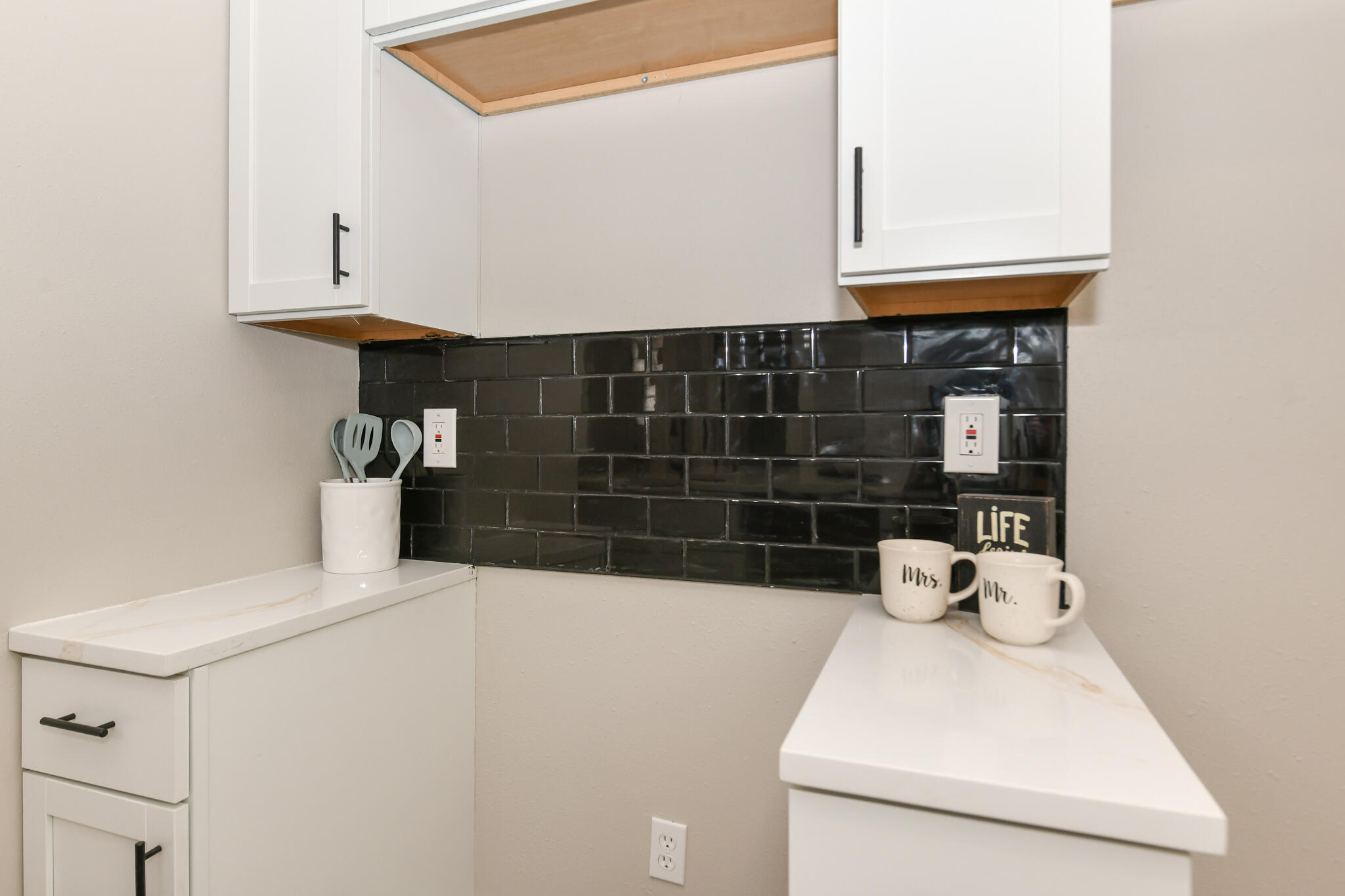 2426 North 55th Street Milwaukee, WI 53210 - Photo 16 of 23 Kitchen