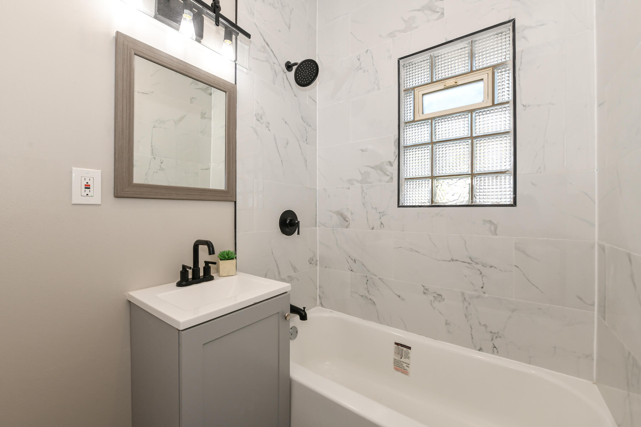 2426 North 55th Street Milwaukee, WI 53210 - Photo 17 of 23 Bathroom