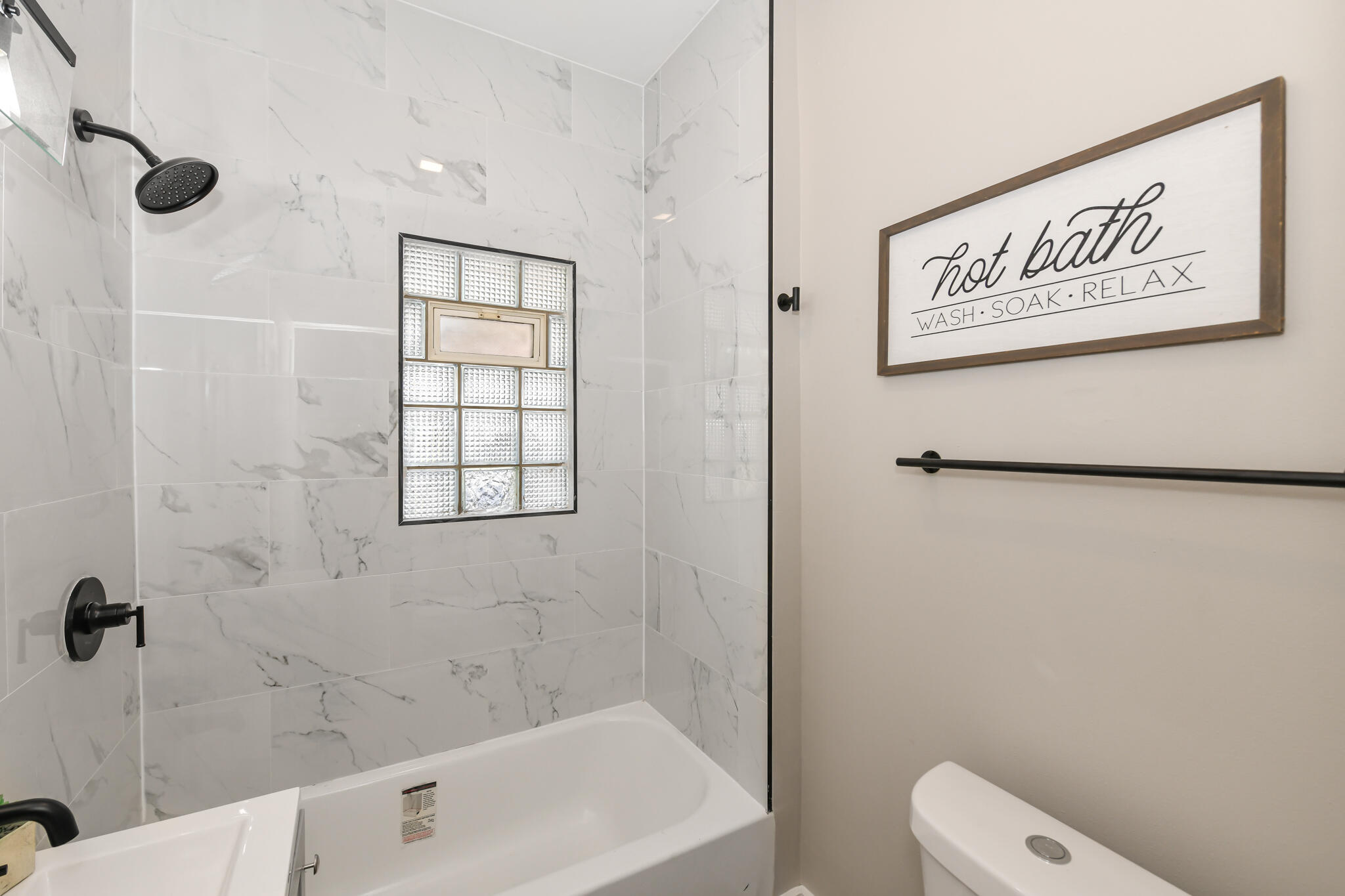 2426 North 55th Street Milwaukee, WI 53210 - Photo 18 of 23 Bathroom