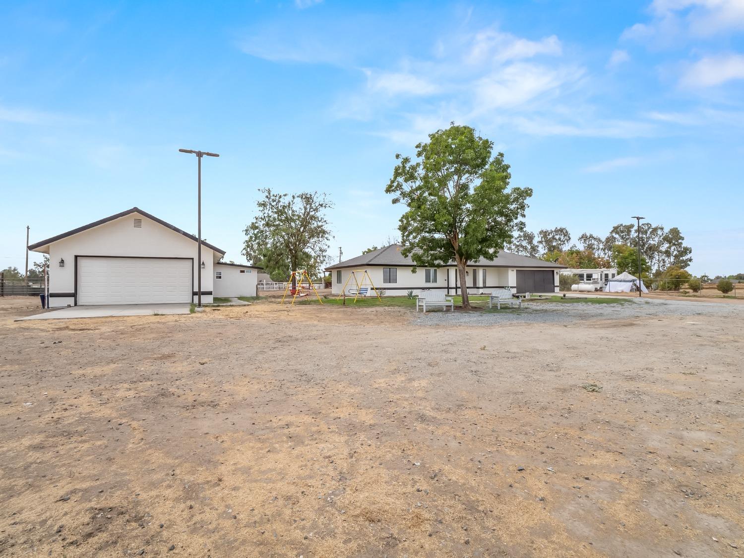 36768 Highway 145 Madera, CA 93636 - Photo 2 of 44