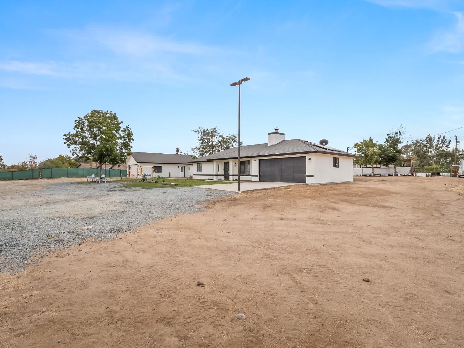 36768 Highway 145 Madera, CA 93636 - Photo 3 of 44