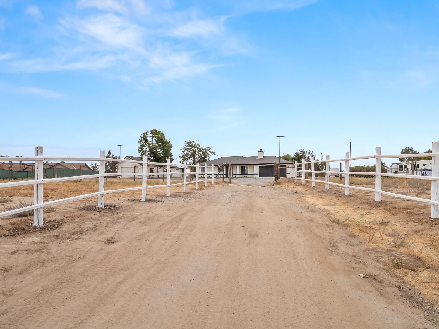 36768 Highway 145 Madera, CA 93636 - Photo 5 of 44