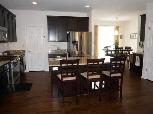 $3,200 | 74 Marcel Lane, Schaumburg, IL 60194