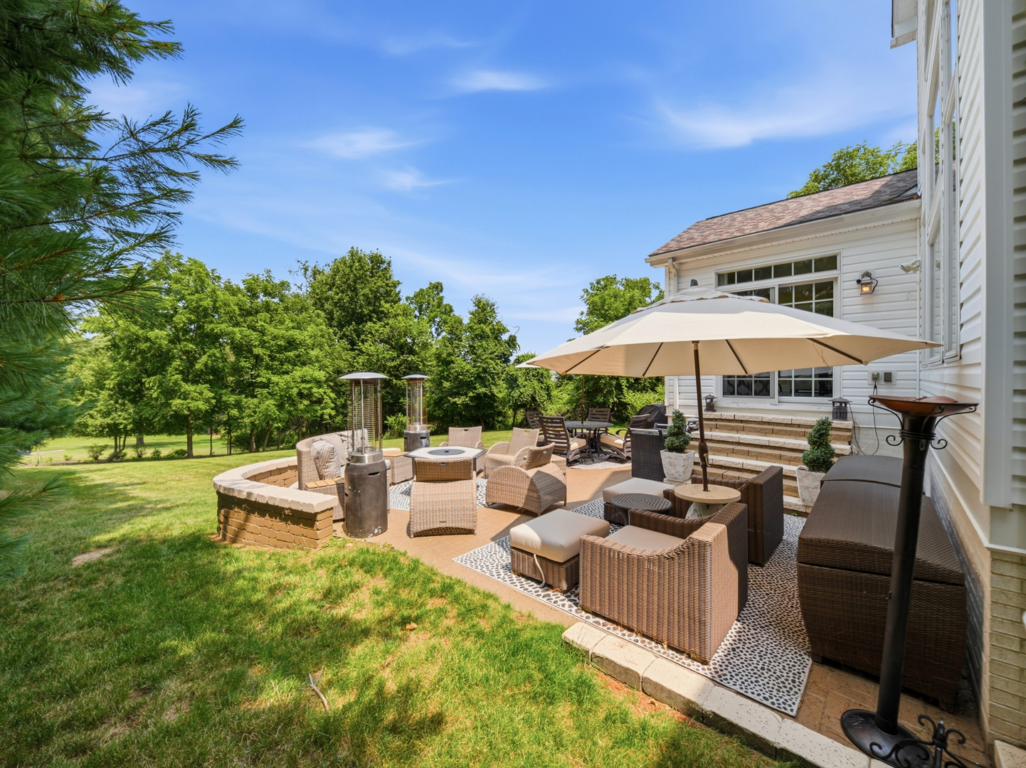 1805 Hassam Road Coraopolis, PA 15108 - Photo 4 of 47 Gallery Image 4