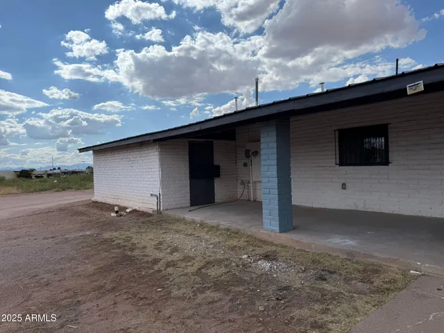 $1,500 | 1951 East 13th Street, Douglas, AZ 85607
