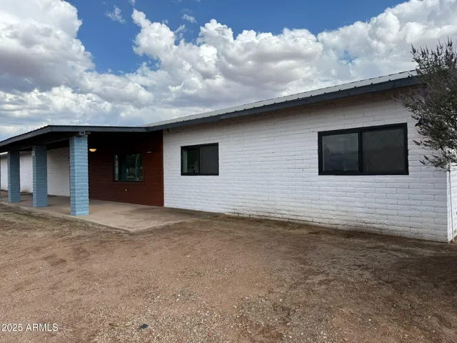 $1,500 | 1951 East 13th Street, Douglas, AZ 85607