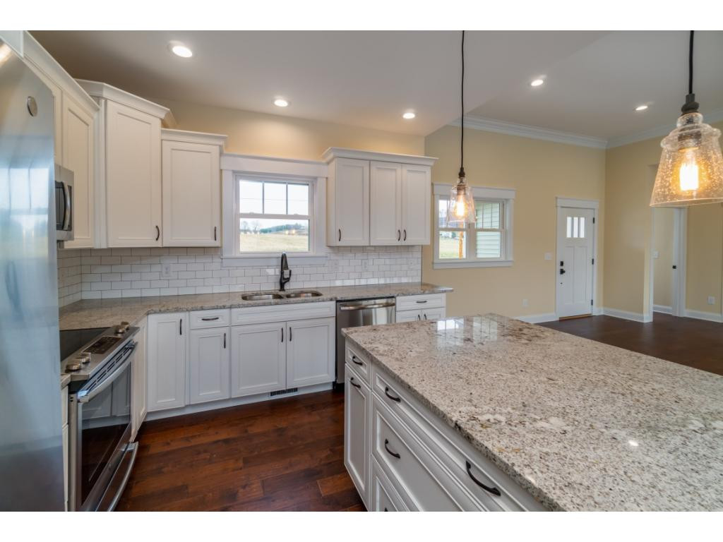 876 Pleasant Valley Road Jonesborough, TN 37659 - Photo 11 of 26 Large Kitchen Island