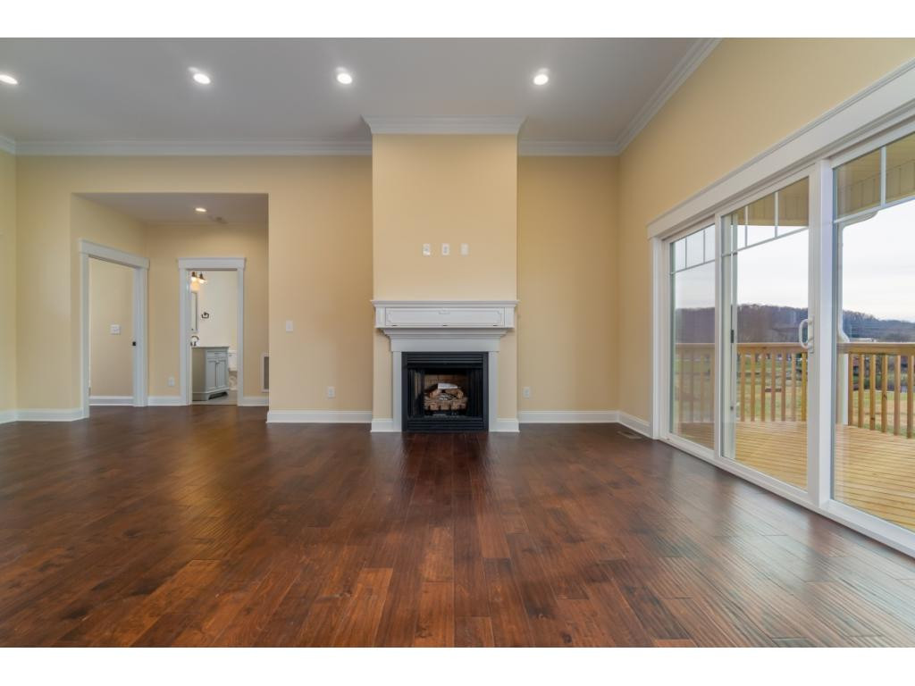 876 Pleasant Valley Road Jonesborough, TN 37659 - Photo 8 of 26 Living Room w Gas Fireplace