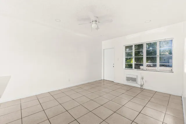 $1,550 | 211 Sunrise Avenue, Unit 3, Lantana, FL 33462