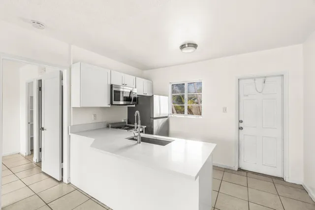 $1,550 | 211 Sunrise Avenue, Unit 3, Lantana, FL 33462