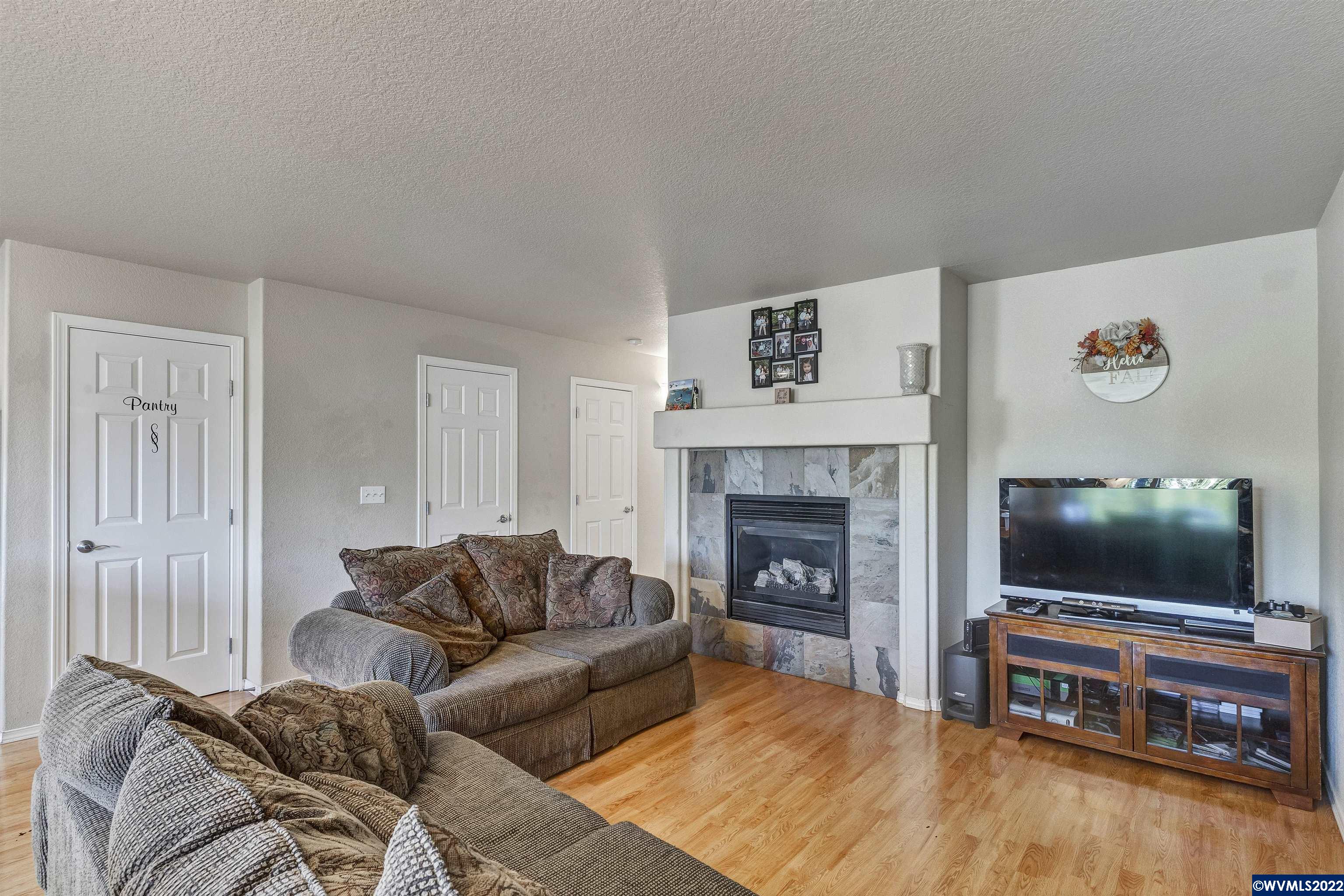 4155 Geranium Loop Northeast Salem, OR 97305 - Photo 4 of 25