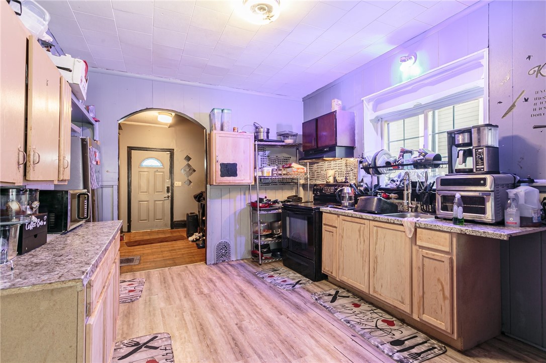 163 Reynolds Street Rochester, NY 14608 - Photo 3 of 16