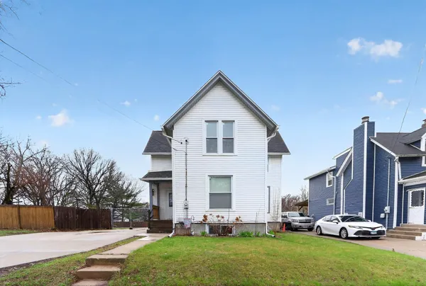 $155,000 | 1210 Fairview Avenue, Rockford, IL 61101