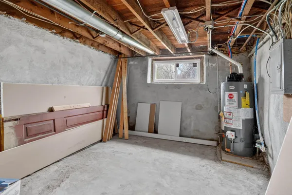 $155,000 | 1210 Fairview Avenue, Rockford, IL 61101