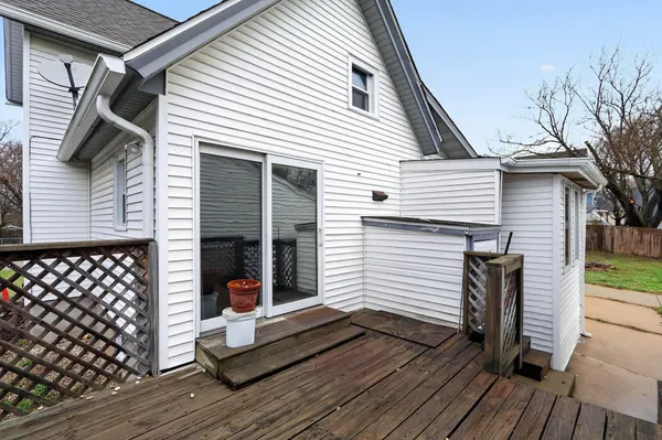 $155,000 | 1210 Fairview Avenue, Rockford, IL 61101