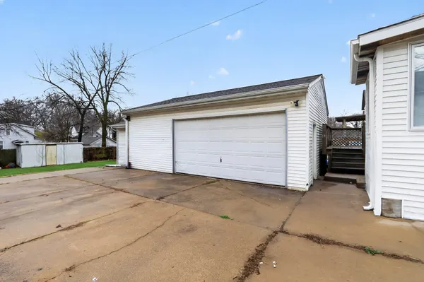 $155,000 | 1210 Fairview Avenue, Rockford, IL 61101