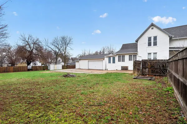 $155,000 | 1210 Fairview Avenue, Rockford, IL 61101