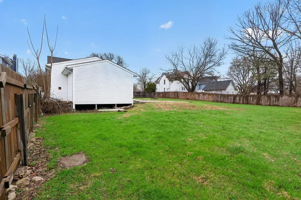 $155,000 | 1210 Fairview Avenue, Rockford, IL 61101