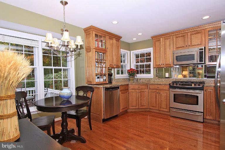 11601 Springhouse Place Reston, VA 20194 - Photo 11 of 30 Kitchen