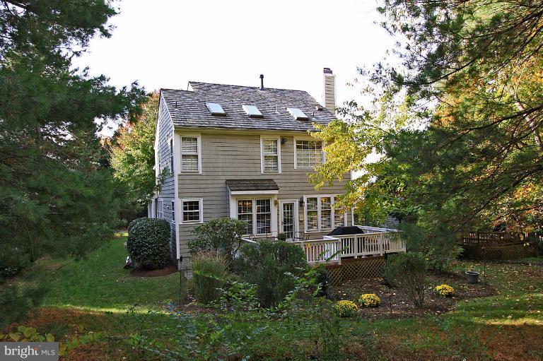 11601 Springhouse Place Reston, VA 20194 - Photo 3 of 30 Exterior (Rear)
