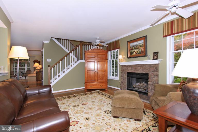 11601 Springhouse Place Reston, VA 20194 - Photo 24 of 30 Family Room