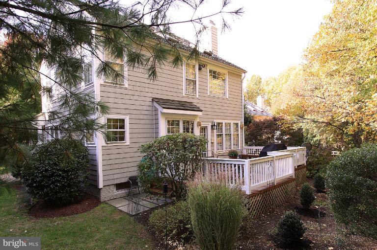 11601 Springhouse Place Reston, VA 20194 - Photo 29 of 30 Exterior (Rear)