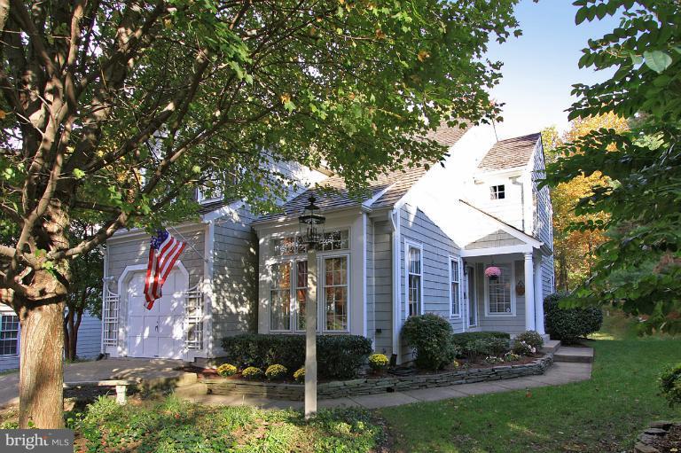 11601 Springhouse Place Reston, VA 20194 - Photo 30 of 30 Exterior (Front)