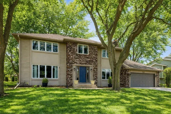 $550,000 | 13940 90th Place North, Maple Grove, MN 55369