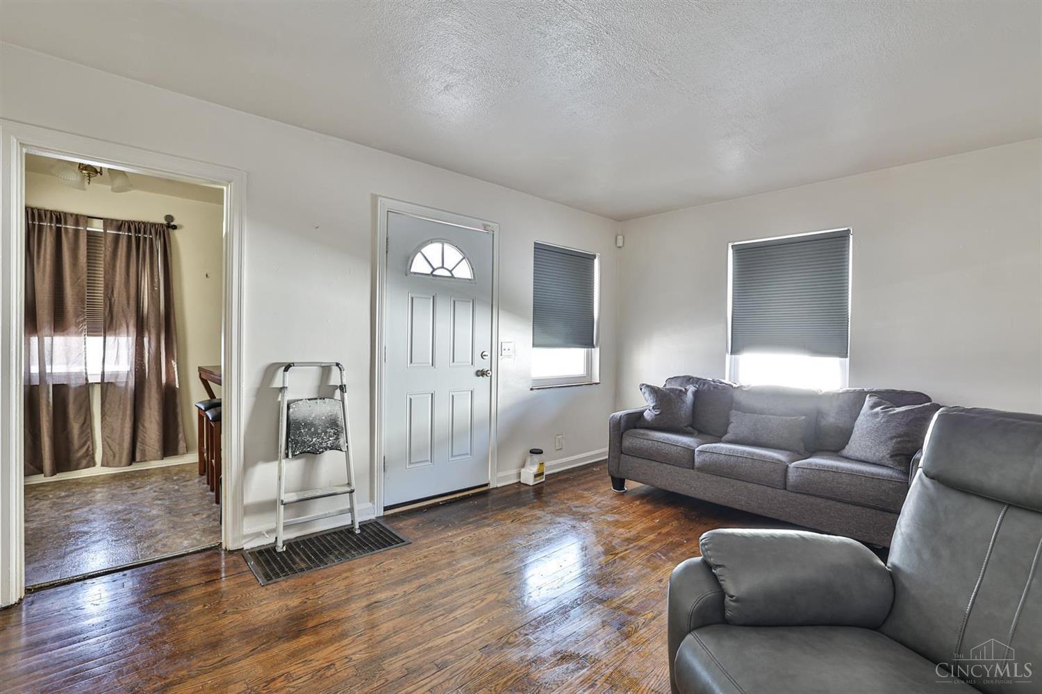 8370 Roland Avenue Cincinnati, OH 45216 - Photo 5 of 24 Gallery Image 5