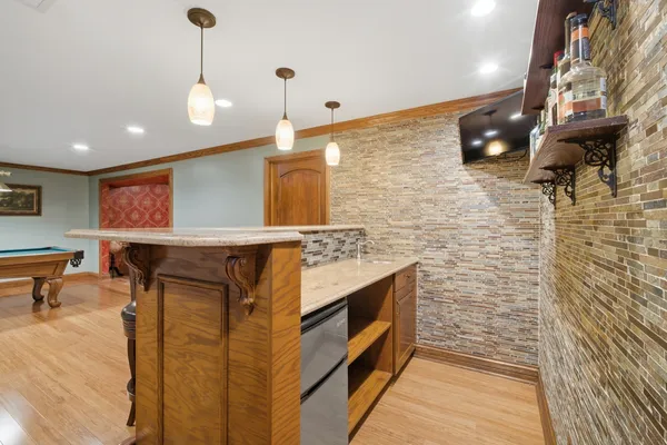$679,000 | 1716 Wildberry Drive, Unit J, Glenview, IL 60025