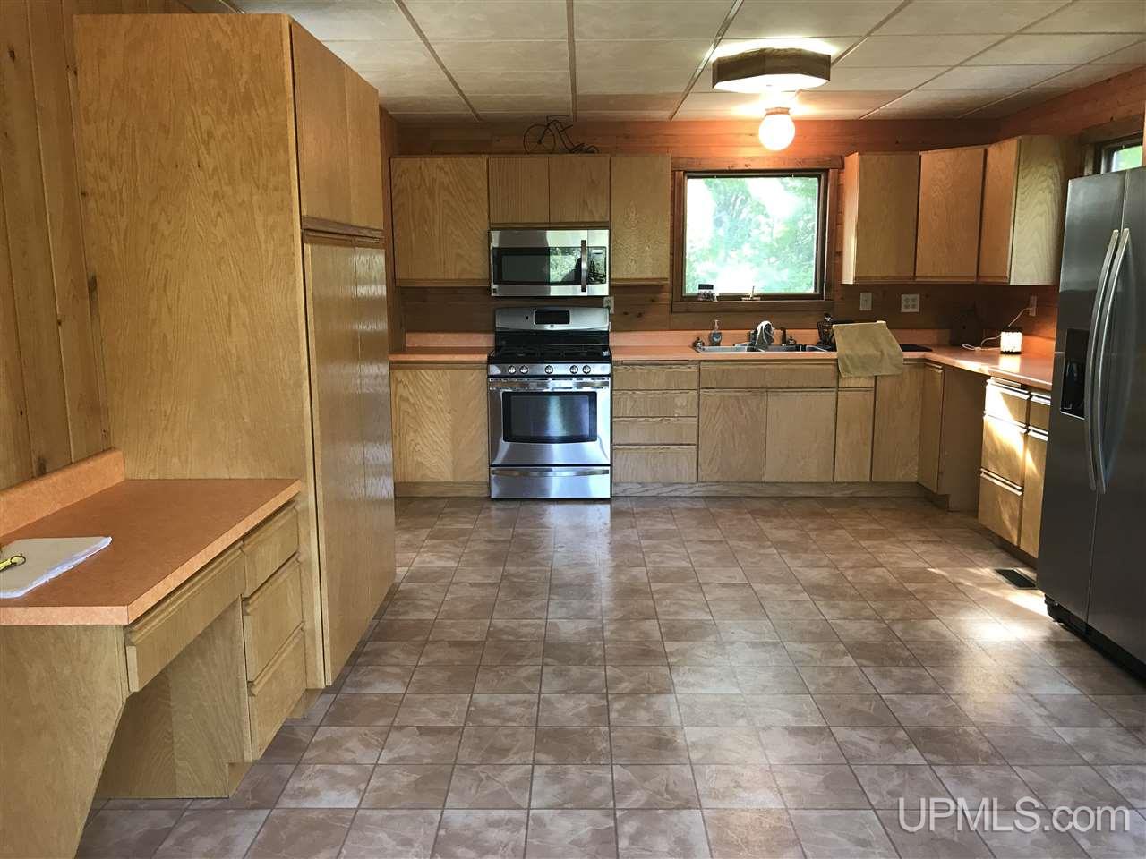 7620 30.5 Road Rapid River, MI 49878 - Photo 2 of 36