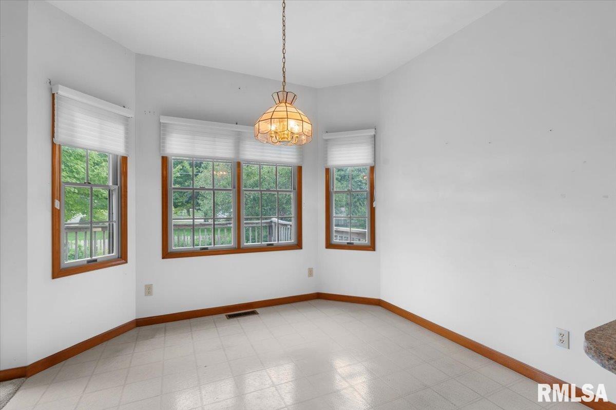 2201 Checkerberry Lane Springfield, IL 62711 - Photo 13 of 44 Gallery Image 13